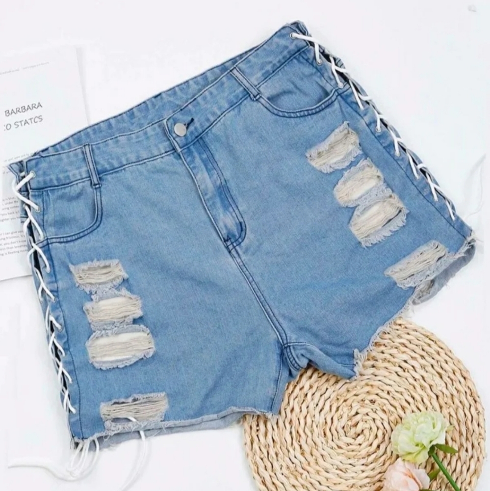 Plus lace up shorts